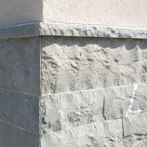 Stoneface Naturstein Soglio sandgestrahlt gebürstet